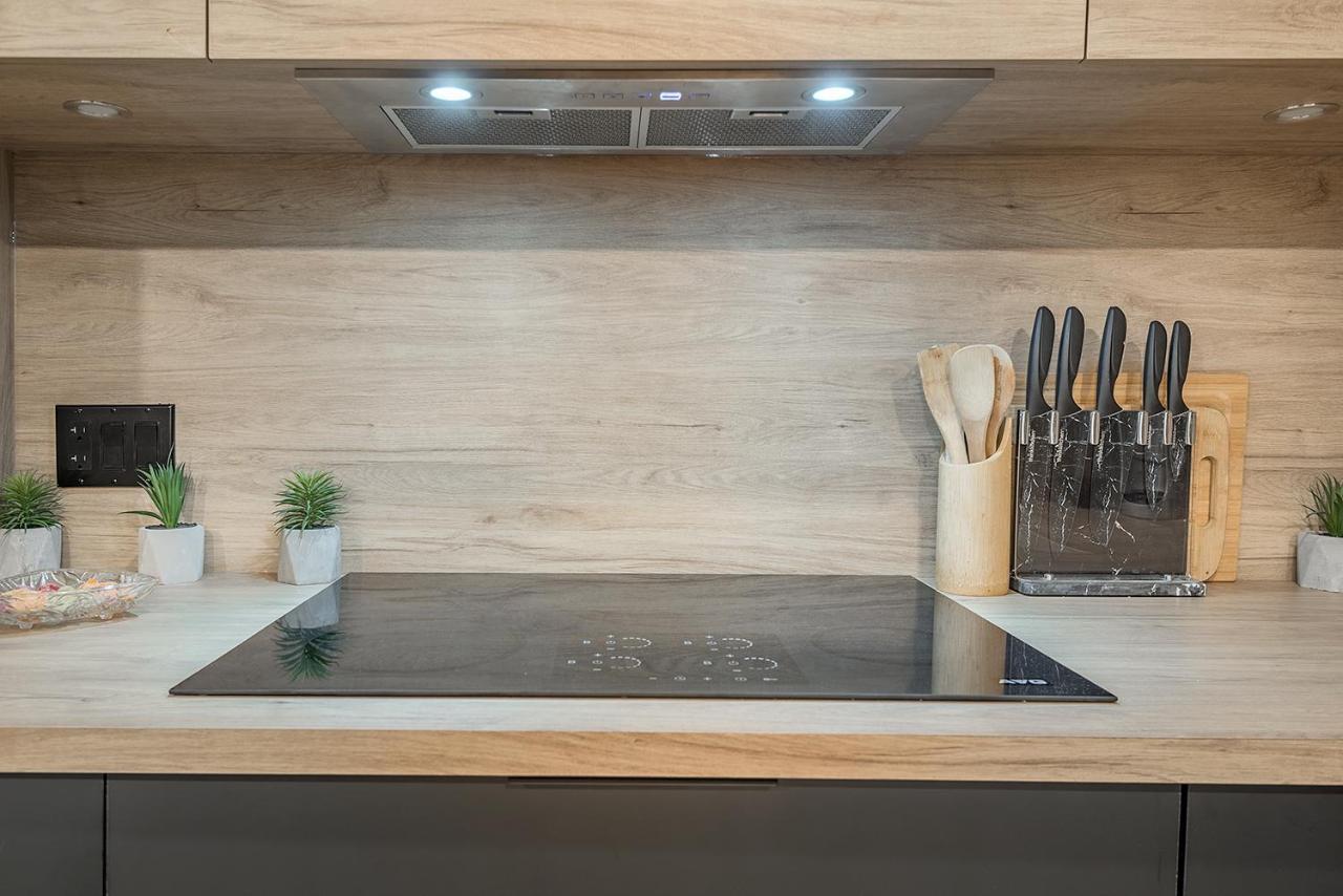 Free Parking Prime Location New Modern Condo Brossard Buitenkant foto
